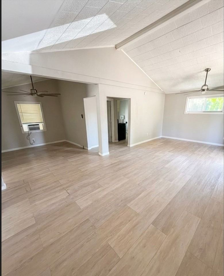 4090 Usan St - Photo 5 of 8