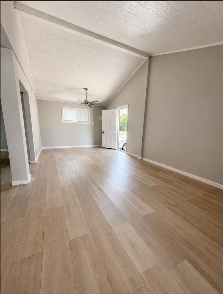 4090 Usan St - Photo 6 of 8