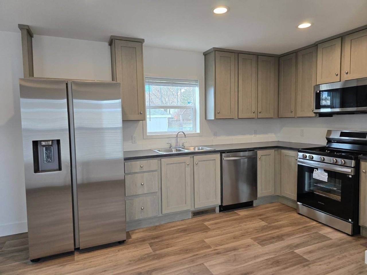 104 Mercury St #104 - Photo 3 of 11