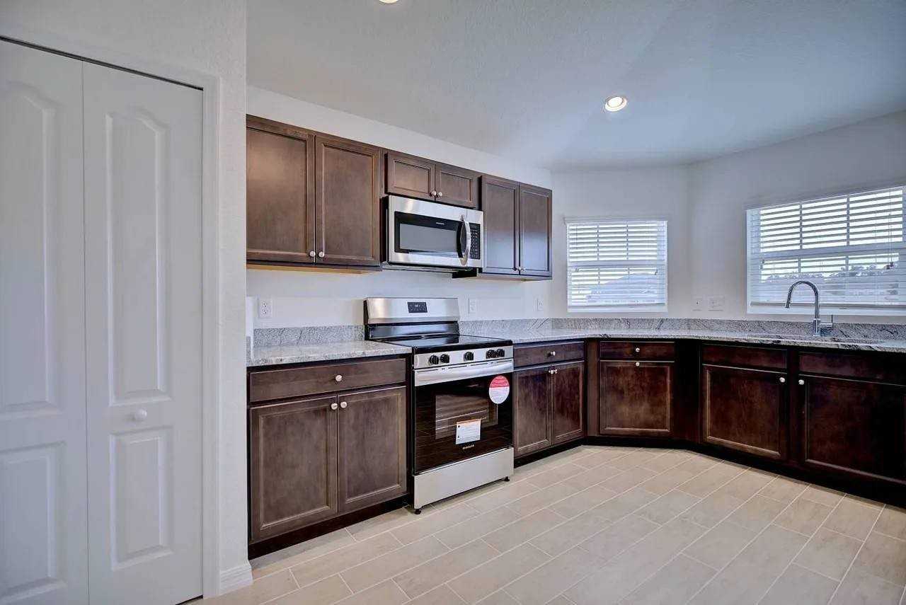 4548 Adrienne St - Photo 3 of 21