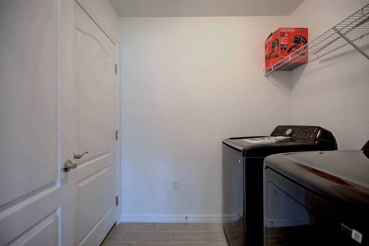 4548 Adrienne St - Photo 5 of 21