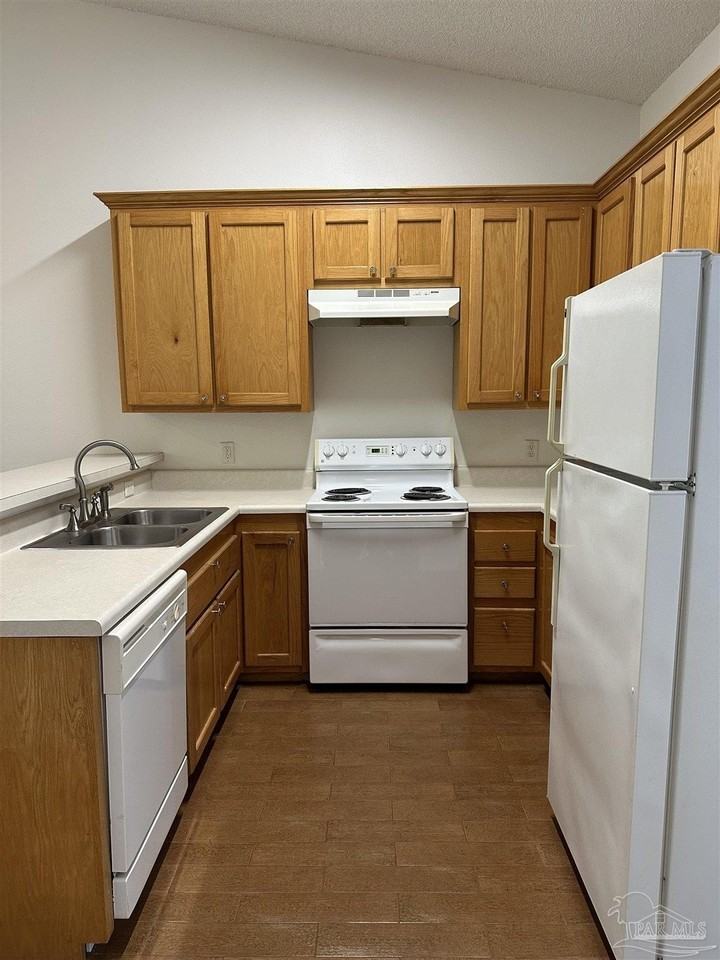 5602 W Shore Dr #B - Photo 3 of 18