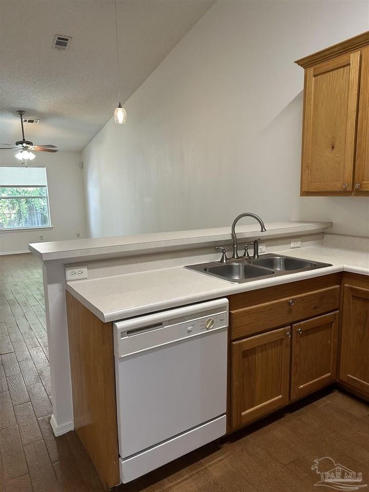 5602 W Shore Dr #B - Photo 4 of 18