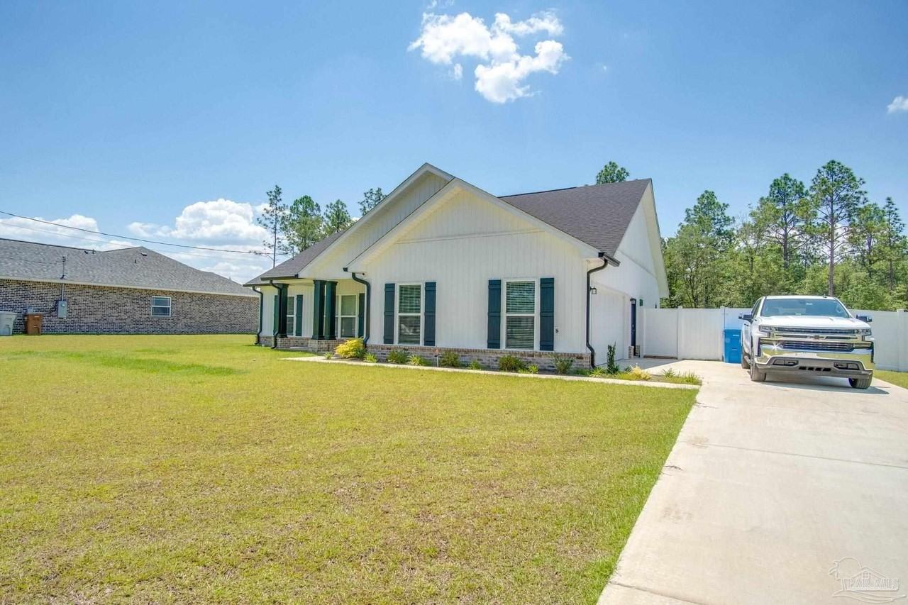 9861 Shangri La West Rd - Photo 2 of 23