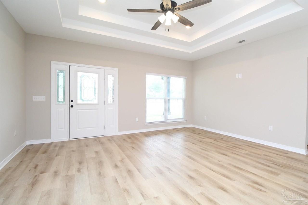 9861 Shangri La West Rd - Photo 5 of 23
