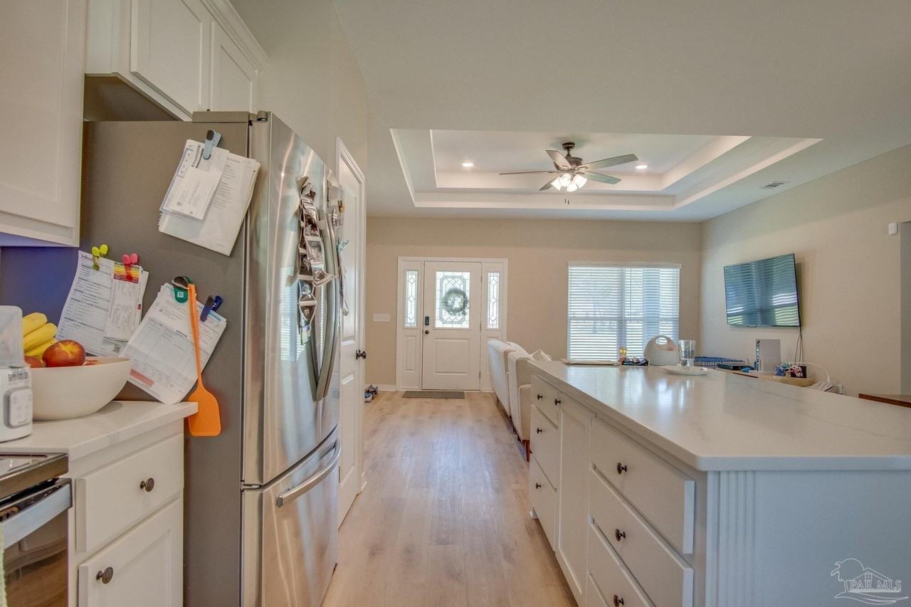9861 Shangri La West Rd - Photo 7 of 23