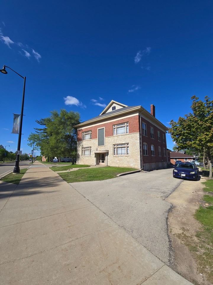 1904 N Main St - Photo 2 of 2