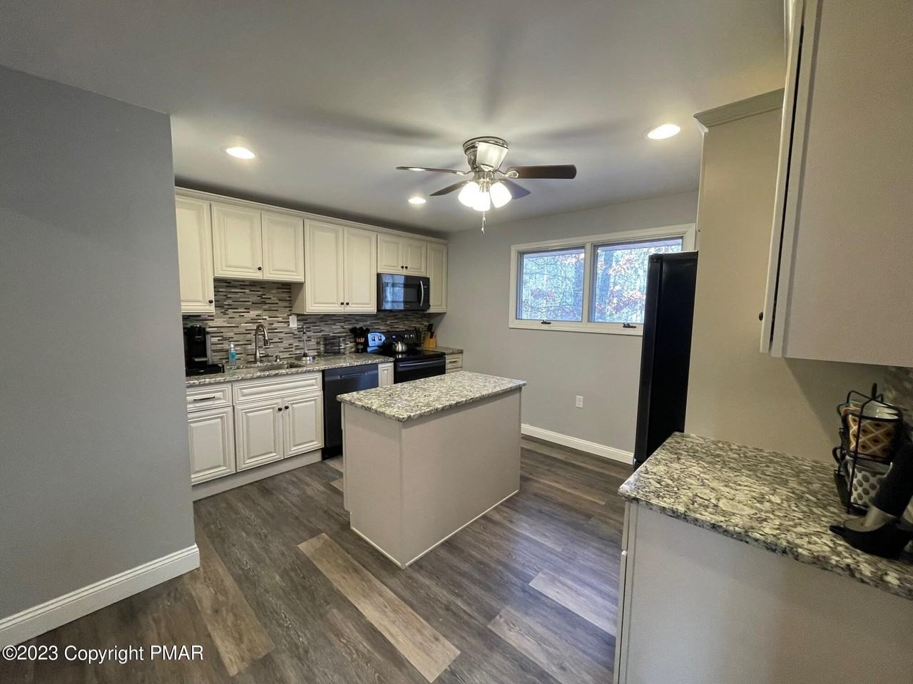 83 Fox Hill Rd - Photo 7 of 22