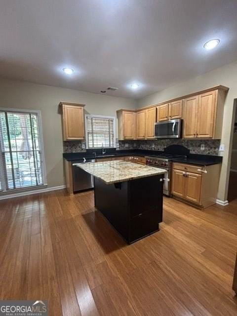 8002 Allerton Ln - Photo 7 of 32