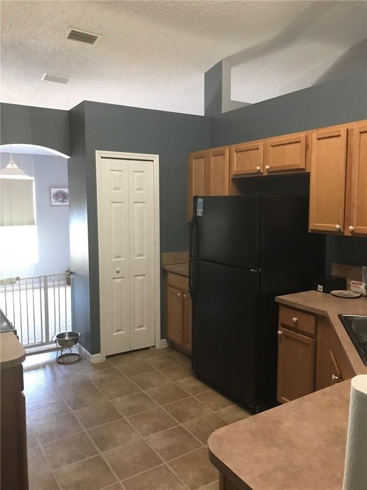 1507 Ocean Cove St - Photo 5 of 13