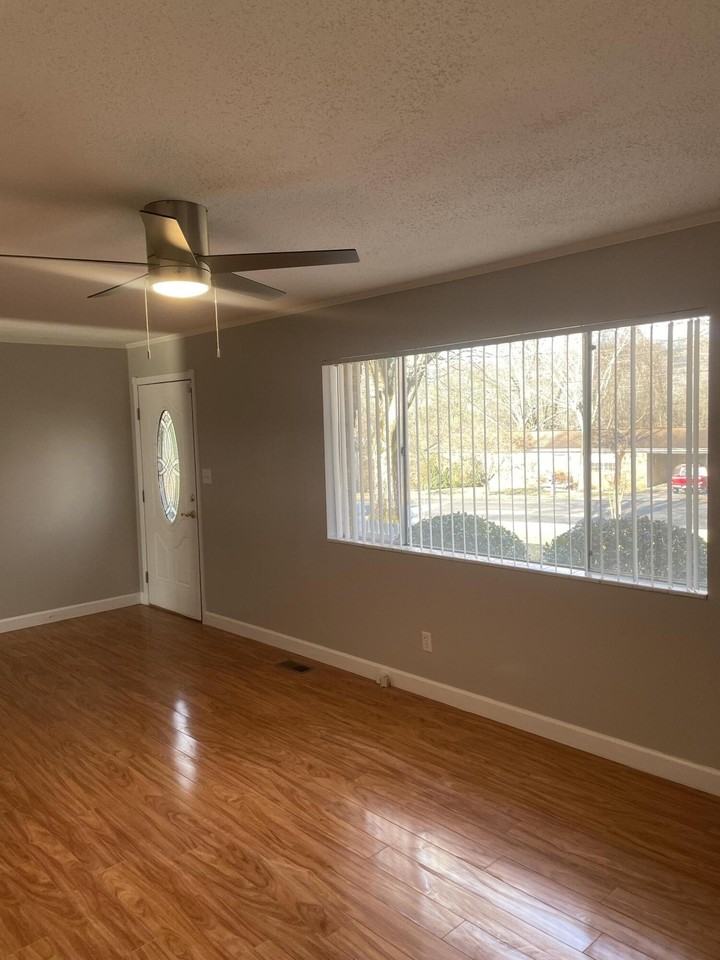 3840 Forestview Dr Nw - Photo 5 of 26