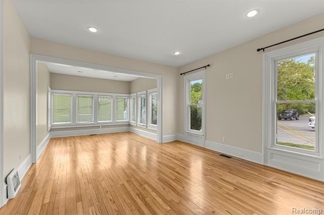 225 S Center St - Photo 4 of 45