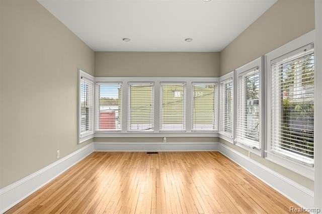 225 S Center St - Photo 7 of 45