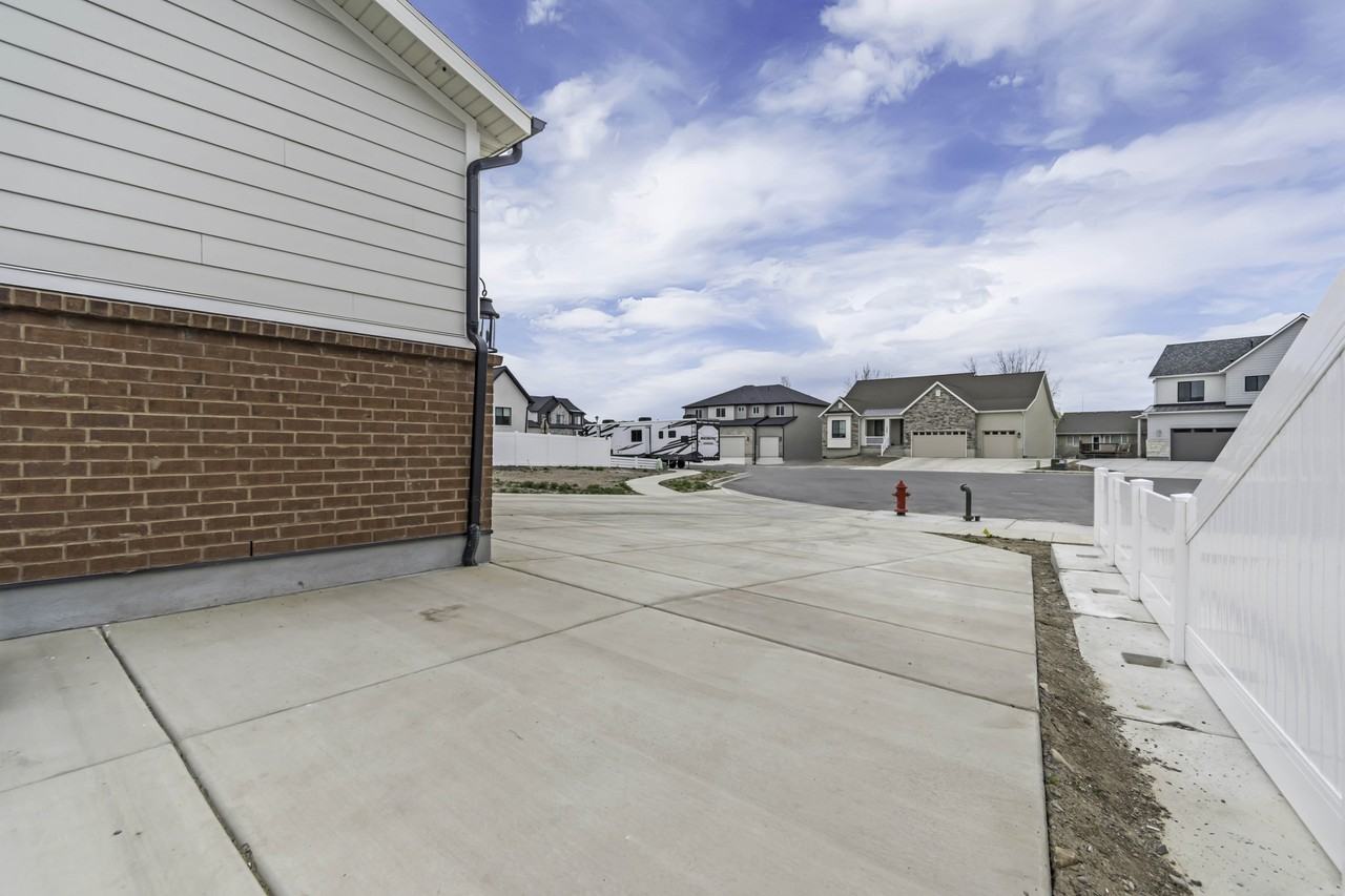1356 Ws - Photo 2 of 17
