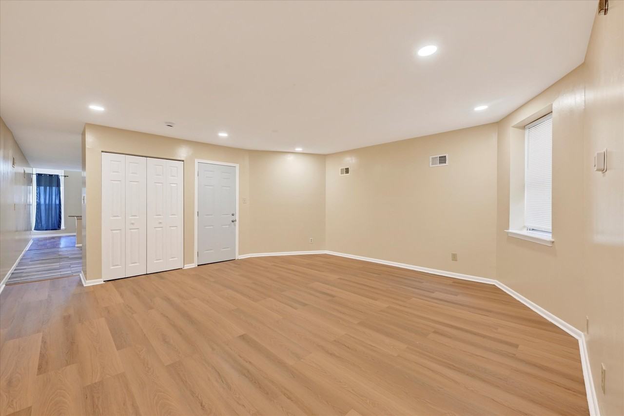 1616 Mcculloh St #1 - Photo 3 of 8