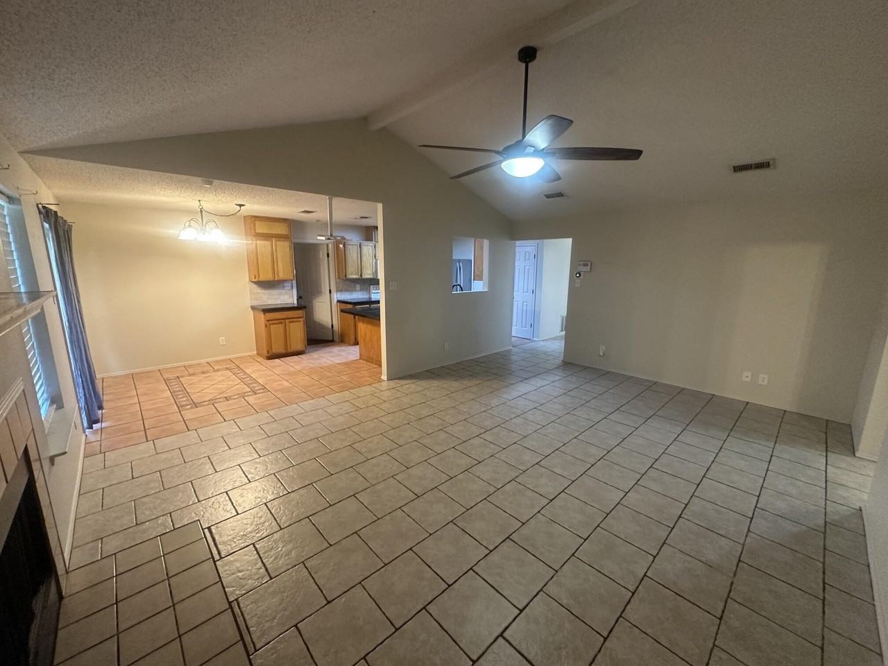 2513 1st Atlas St - Photo 5 of 17