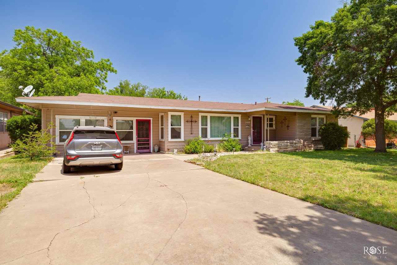 2408 W Avenue L - Photo 4 of 24