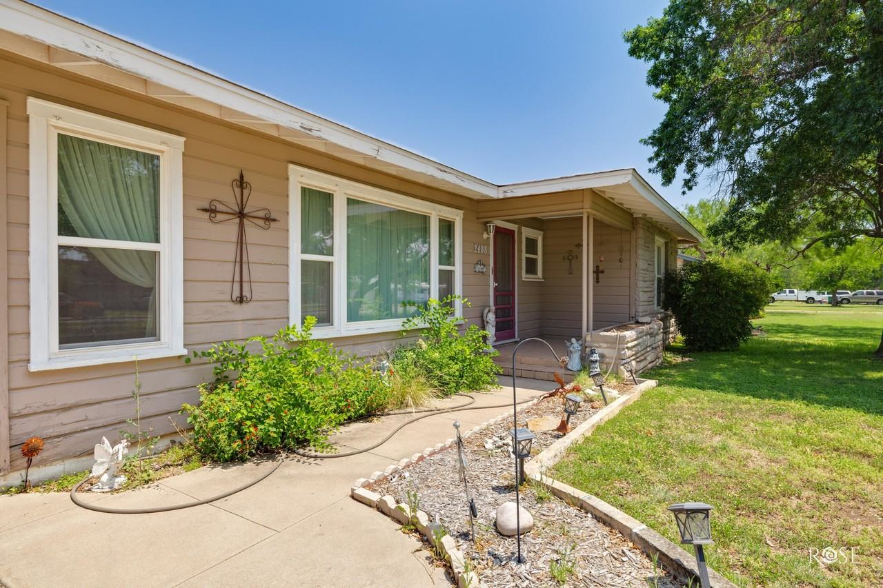2408 W Avenue L - Photo 5 of 24