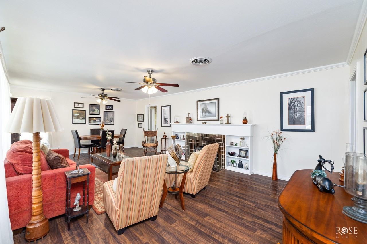 2408 W Avenue L - Photo 6 of 24