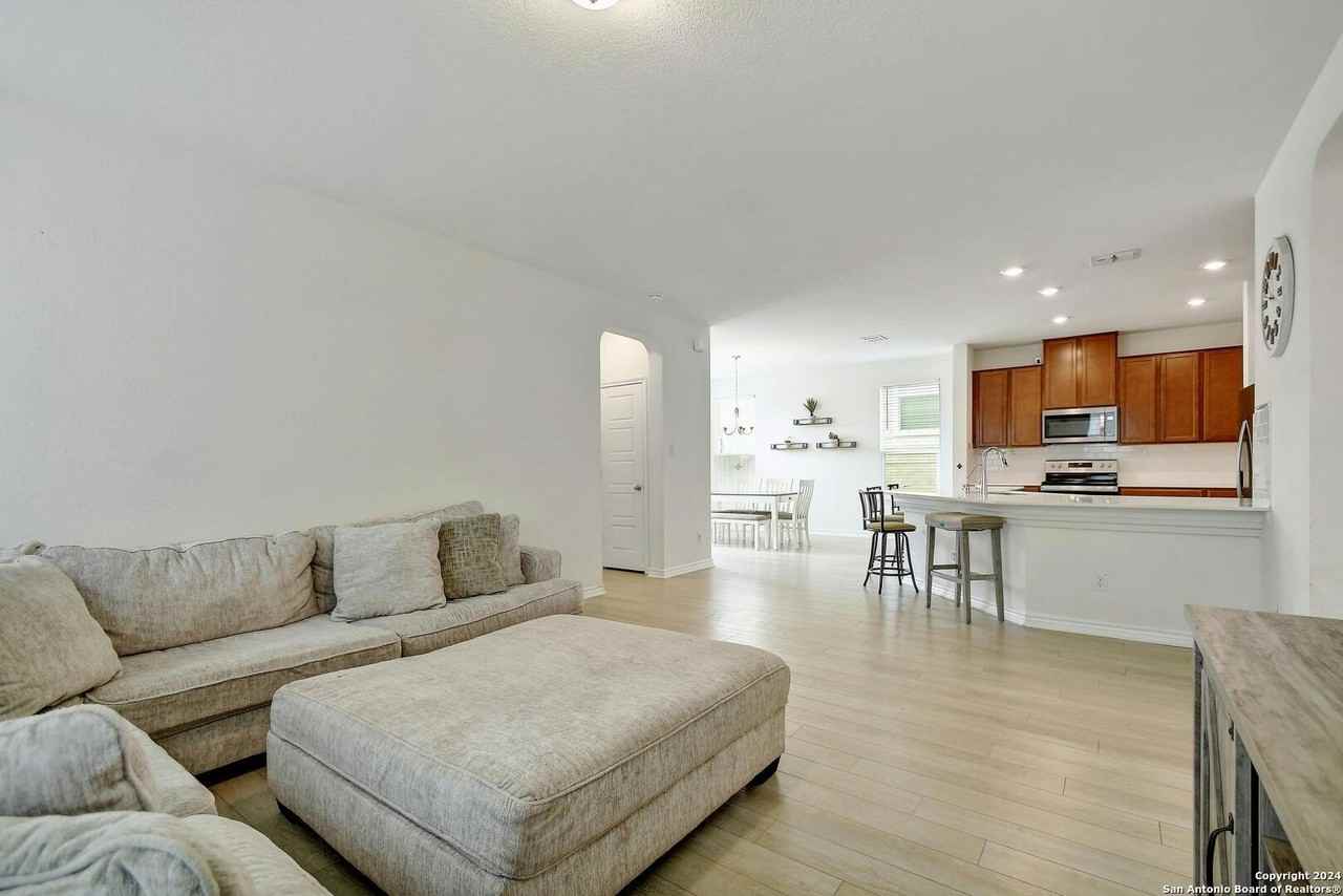 11214 Plaudit - Photo 5 of 25