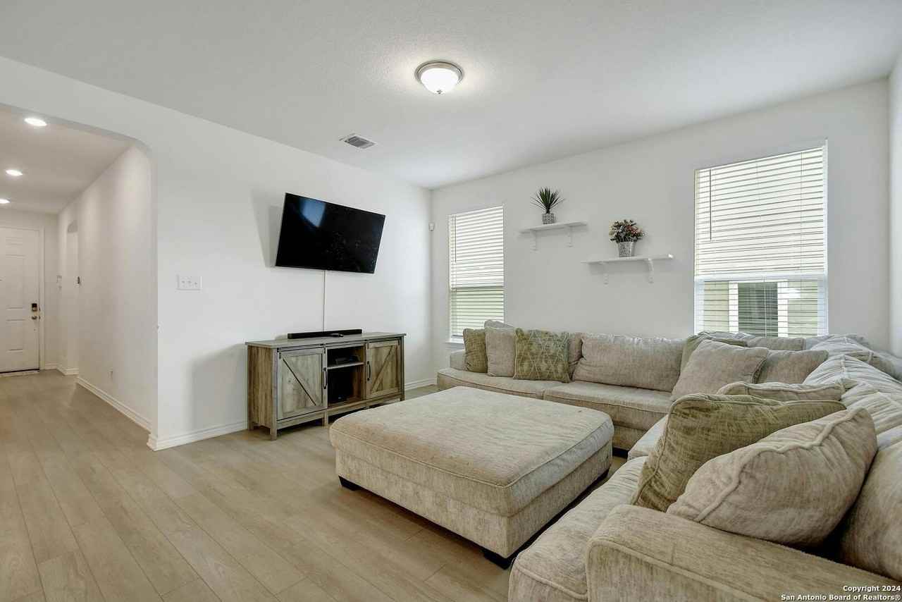 11214 Plaudit - Photo 6 of 25