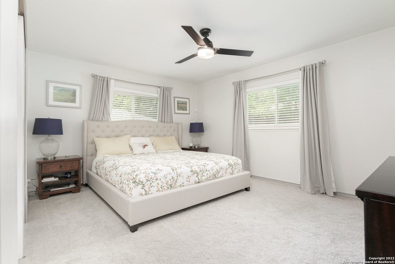 2902 Sir Phillip Dr - Photo 3 of 15