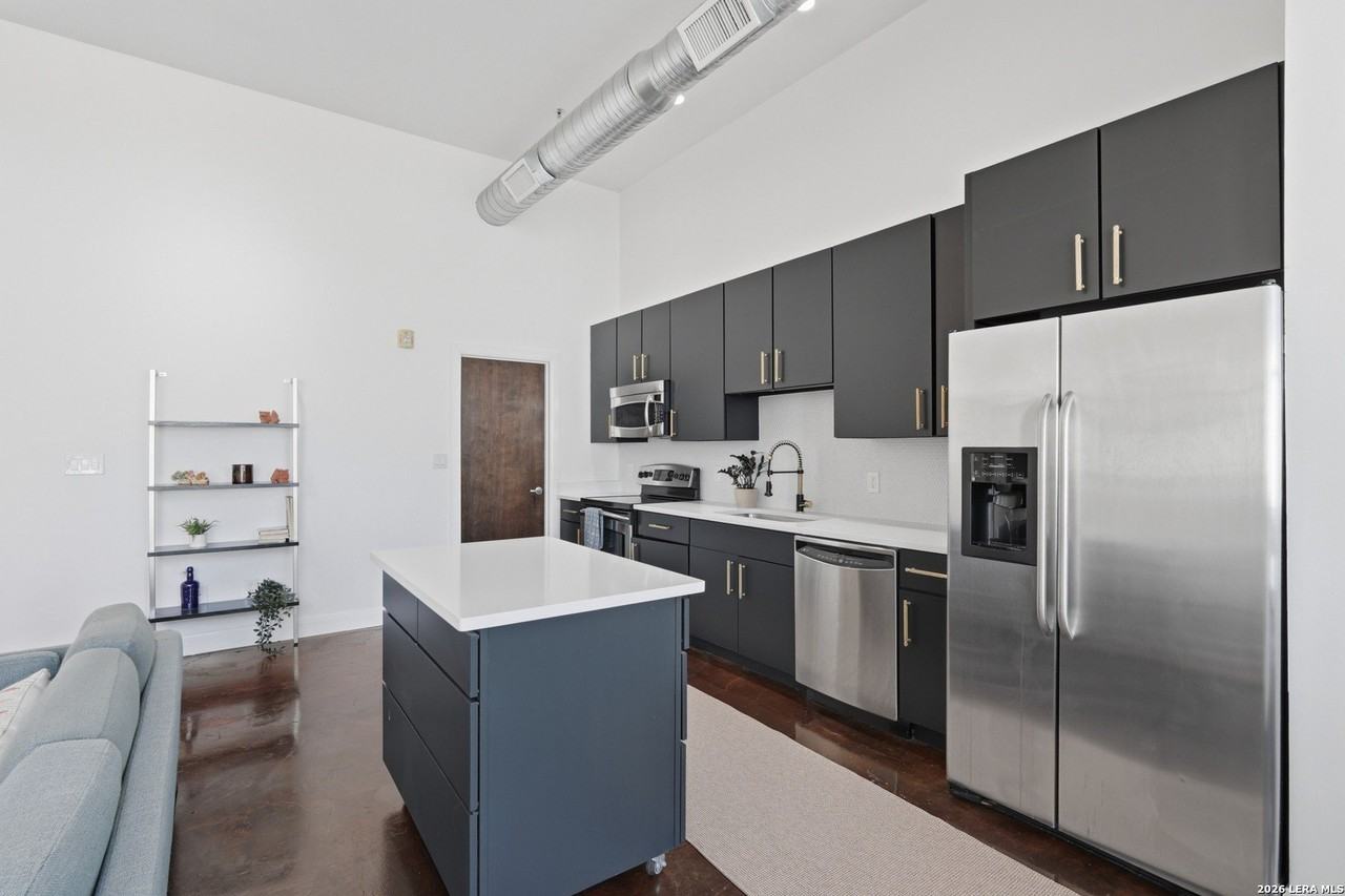 831 S Flores St #3114 - Photo 5 of 30
