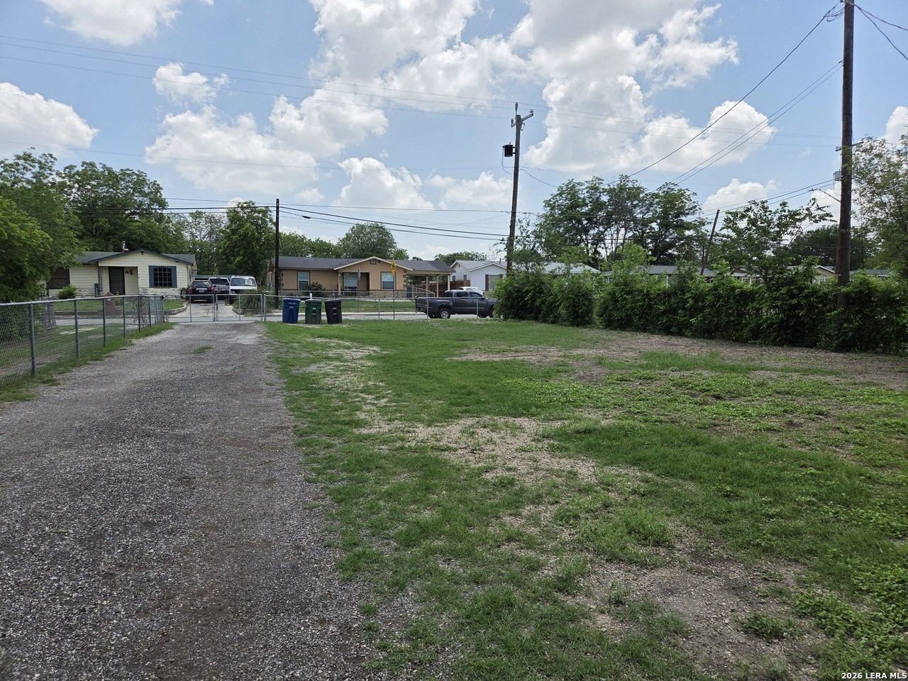 727 Menefee Blvd - Photo 2 of 17