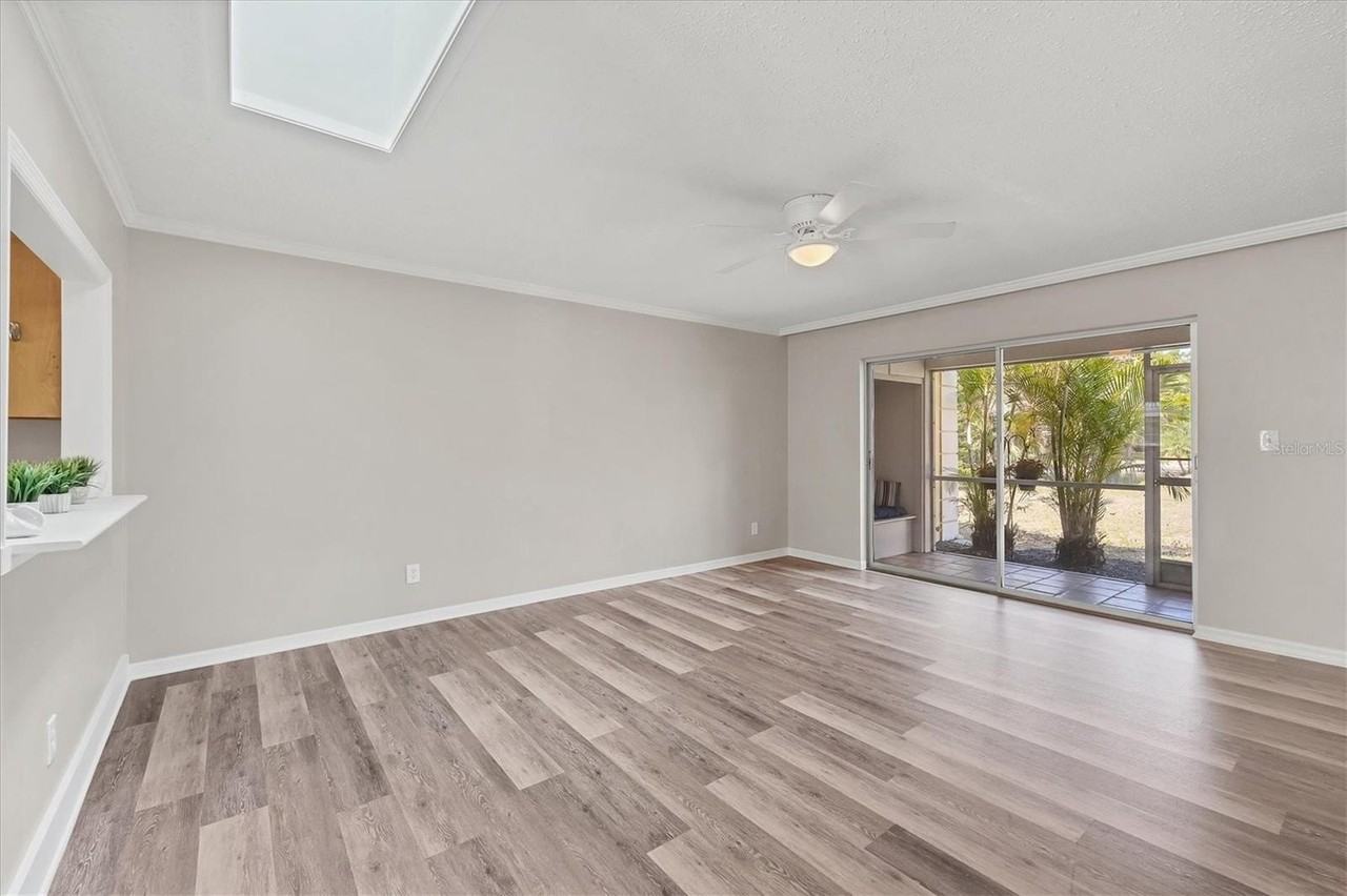 2403 Aspinwall St - Photo 4 of 26