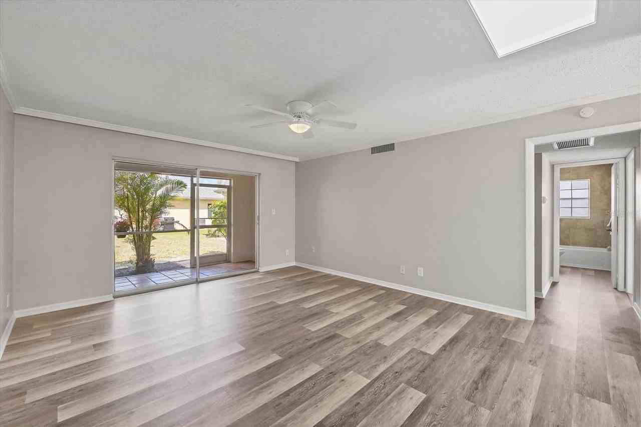 2403 Aspinwall St - Photo 5 of 26