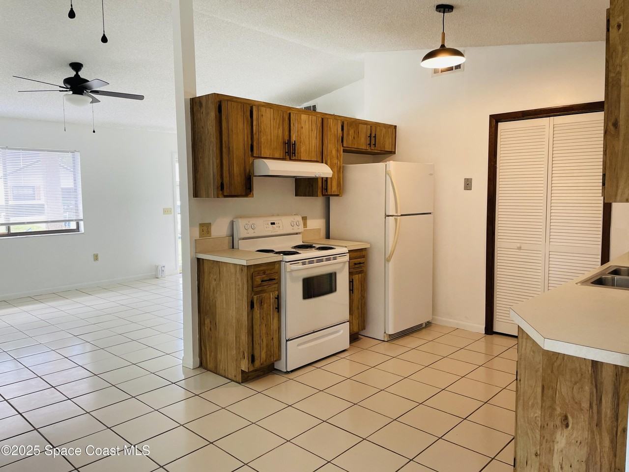 153 Bayamo Ave Ne - Photo 4 of 16