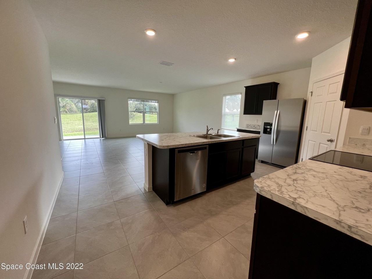 3400 Burrowing Owl Dr - Photo 3 of 32