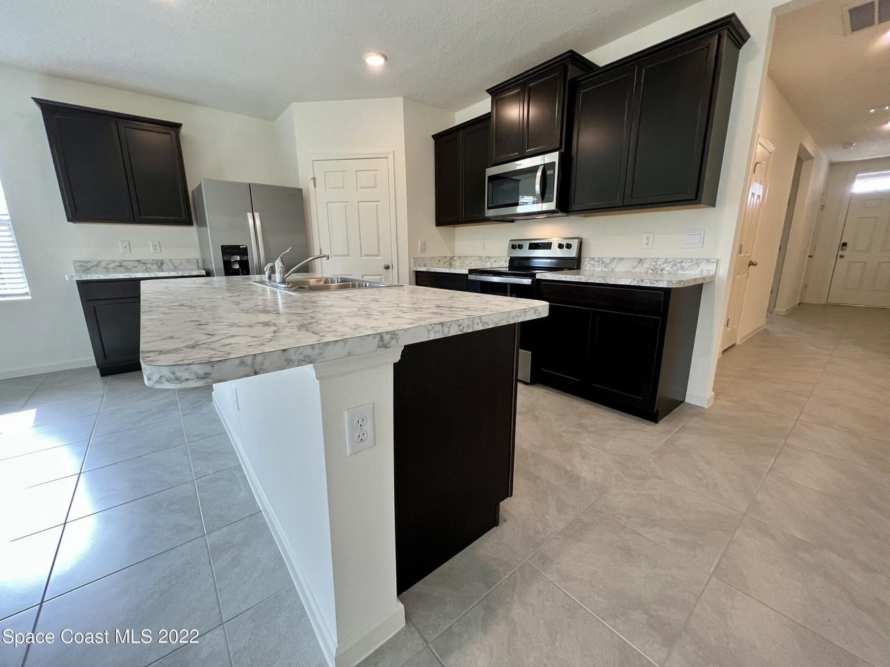 3400 Burrowing Owl Dr - Photo 4 of 32