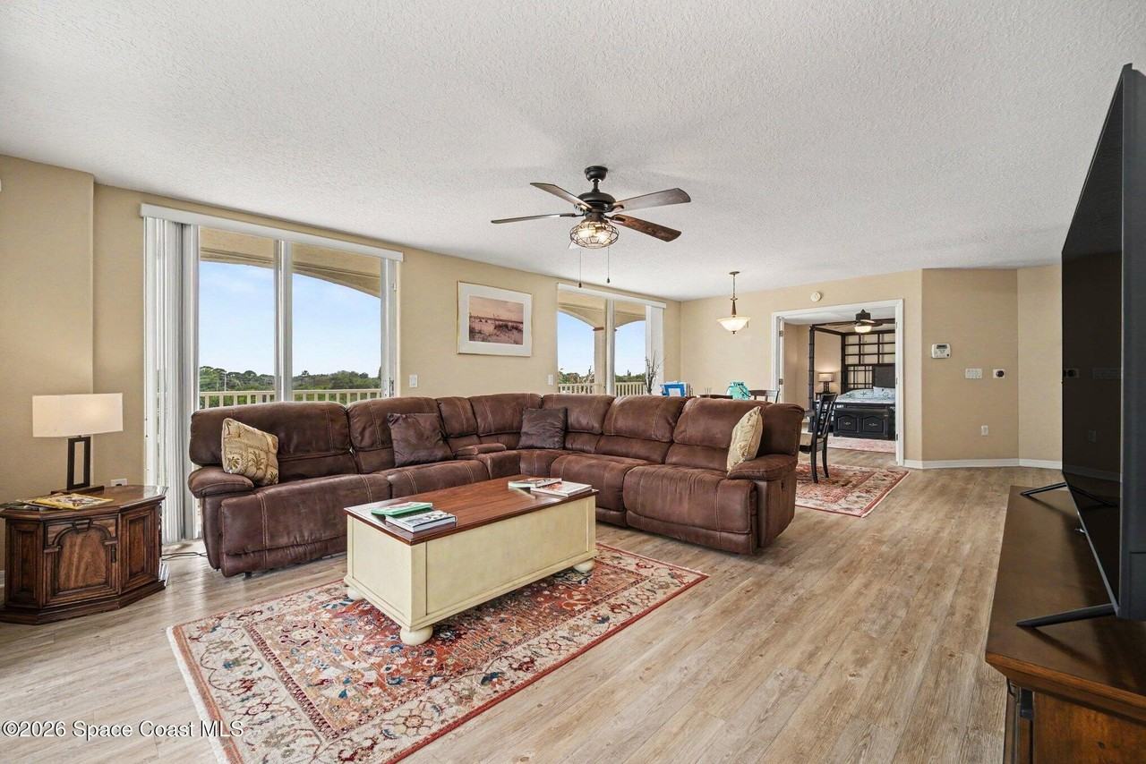 820 Del Rio Way #401 - Photo 4 of 15
