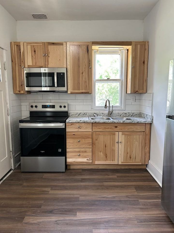 1944 S 11th St - Photo 2 of 26