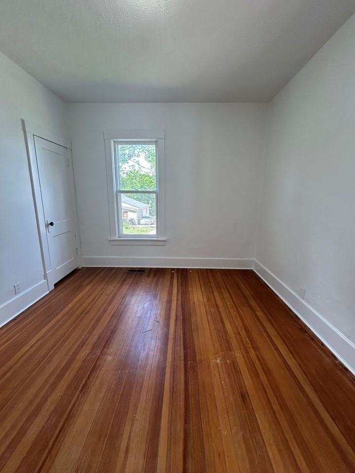 1944 S 11th St - Photo 6 of 26