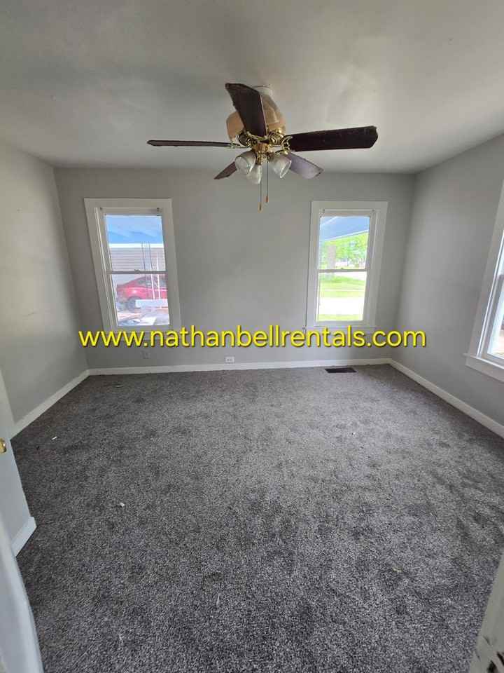 101 23rd St Se - Photo 3 of 12