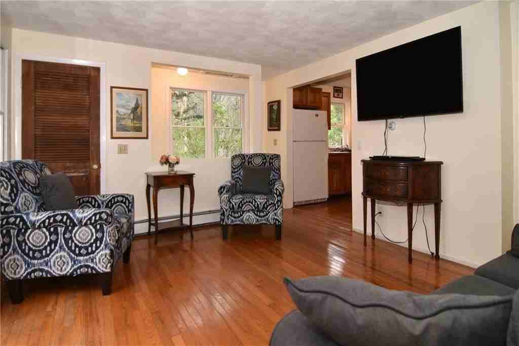 390 Pendar Rd - Photo 5 of 21