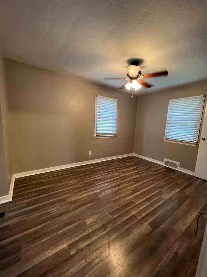2901 Leola Ave - Photo 7 of 20