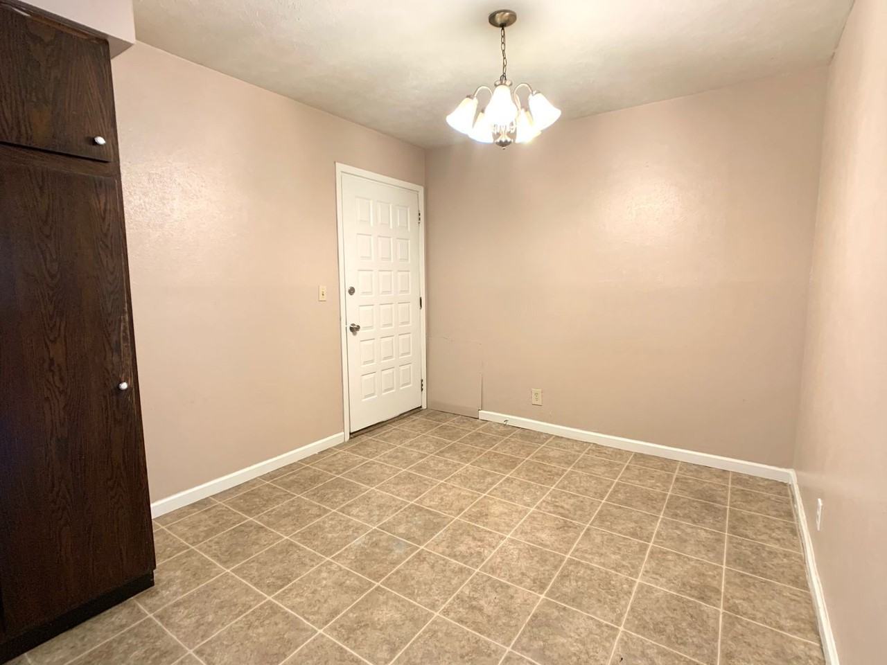 1304 Sunnyside Ave - Photo 3 of 8
