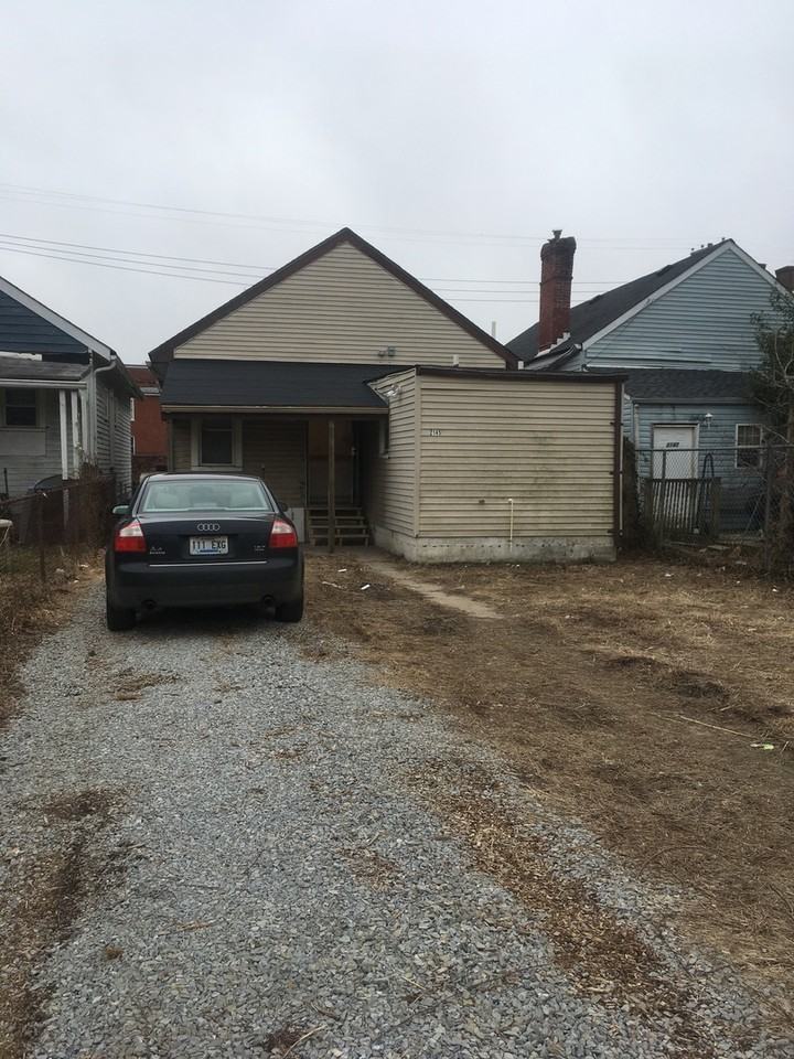 2145 Bank St - Photo 4 of 18