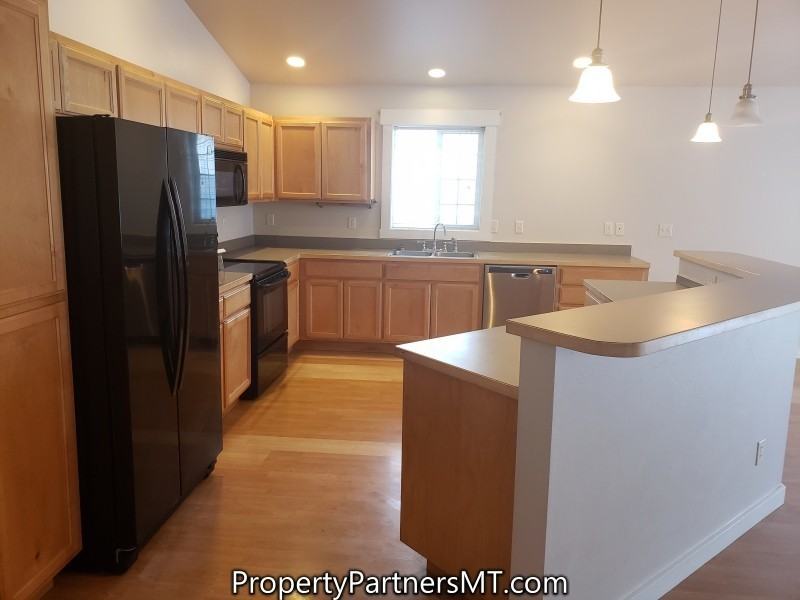 705 N Aster Ave - Photo 3 of 13