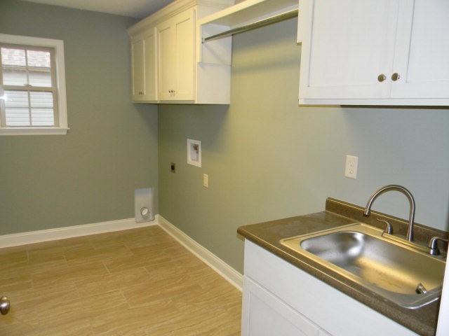 3919 Karaline Cir - Photo 7 of 21