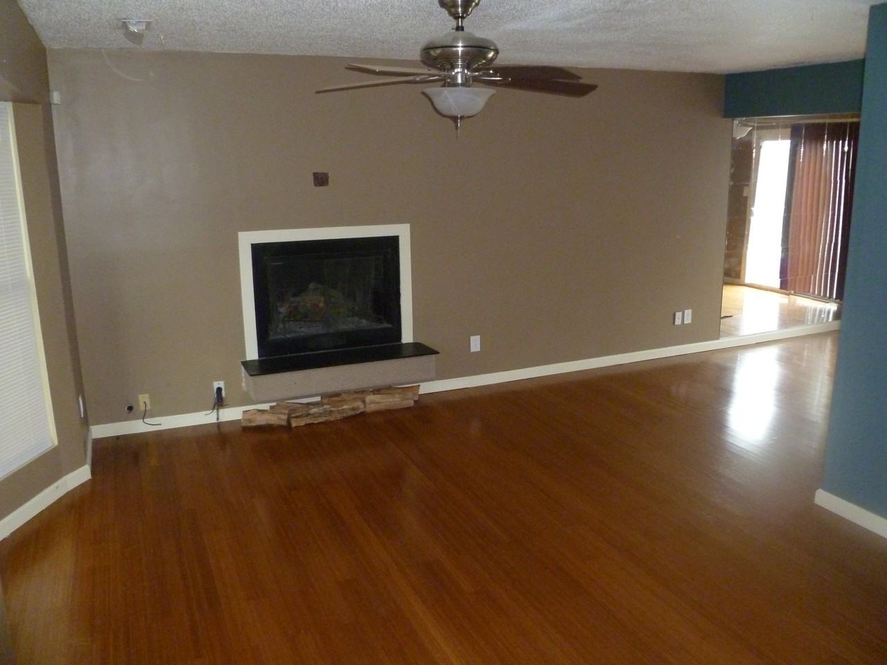 3560 Windmill Dr - Photo 4 of 6