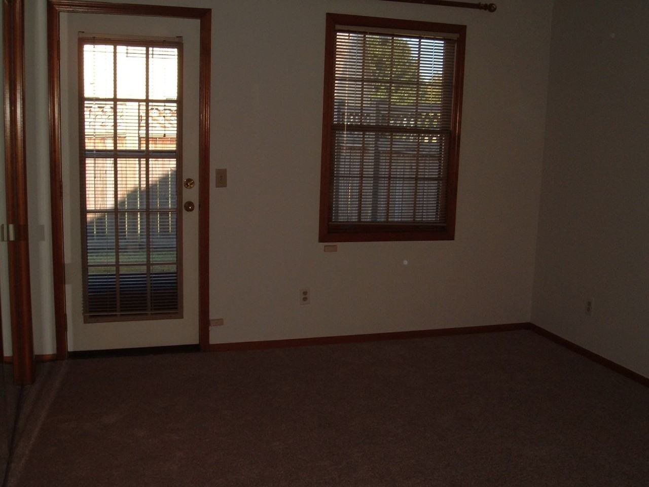 2215 Breckenridge Dr - Photo 3 of 11