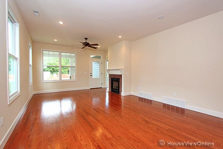 2977 Walden Blvd - Photo 3 of 23