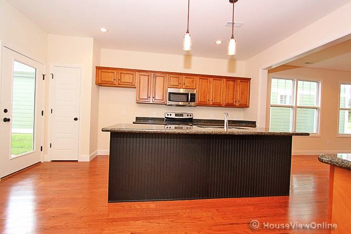 2977 Walden Blvd - Photo 7 of 23