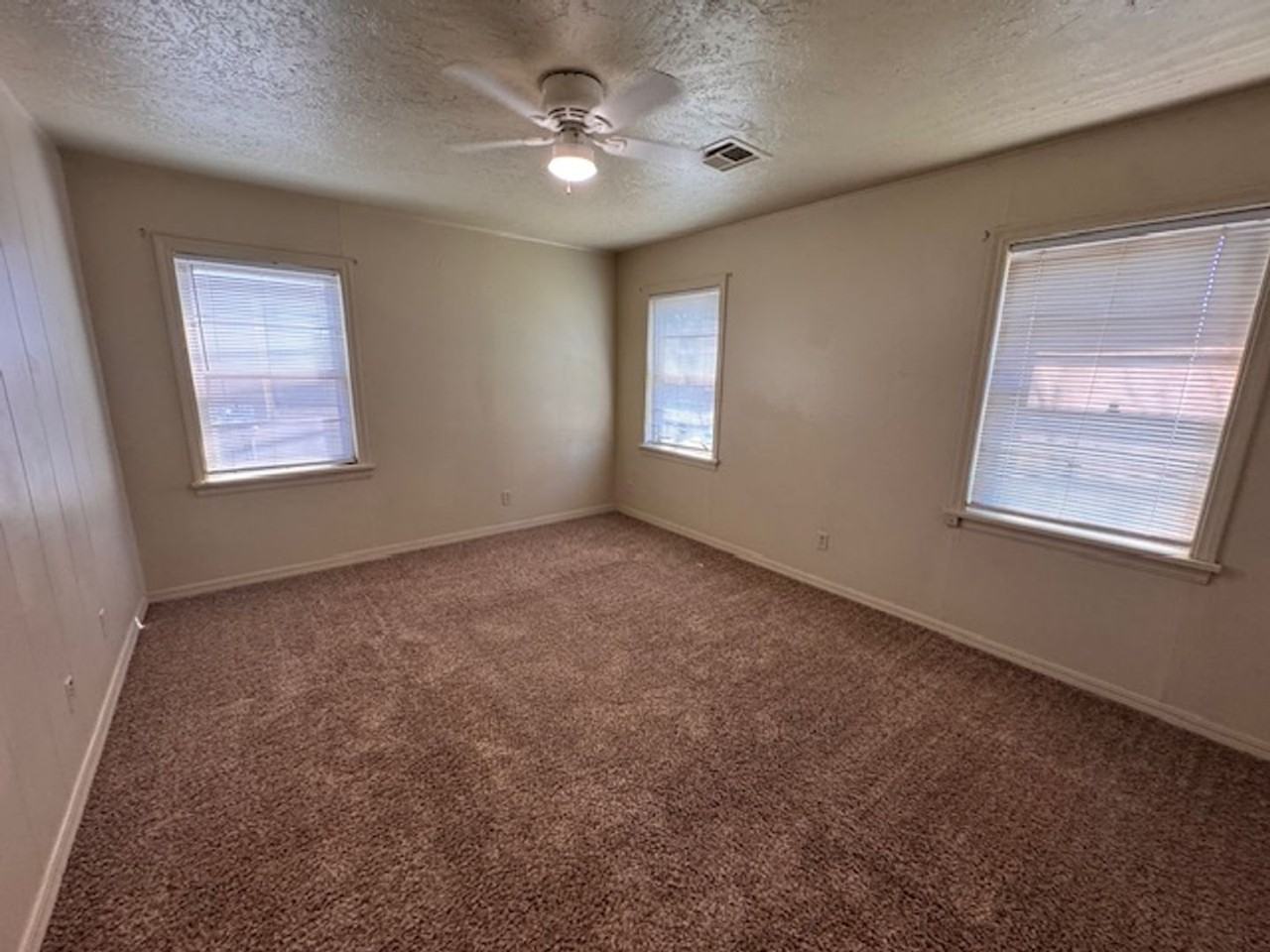 2916 Shirley Ln - Photo 5 of 13