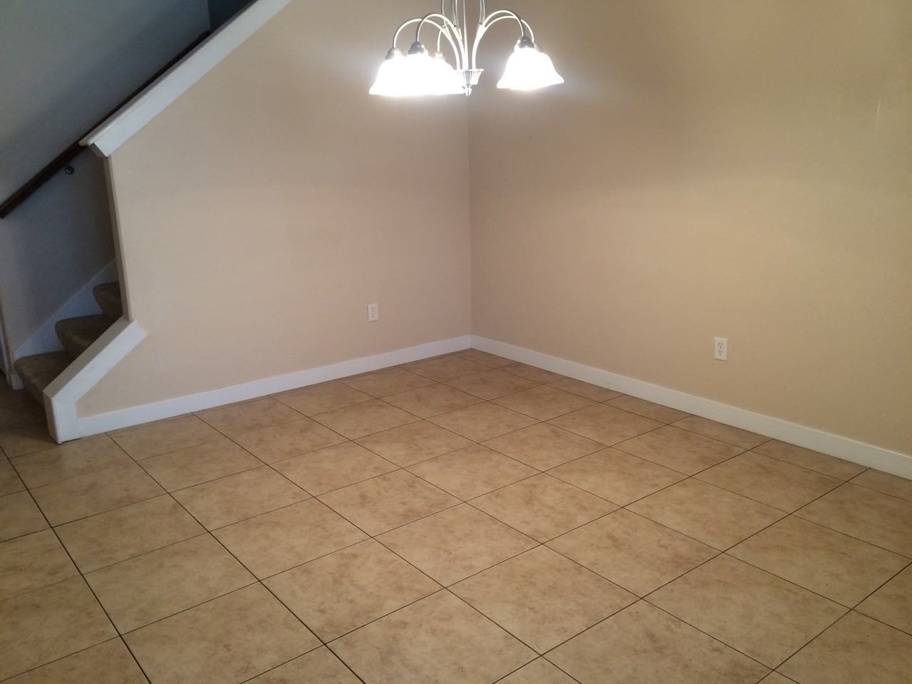 2794 S Asbury Ln - Photo 3 of 11