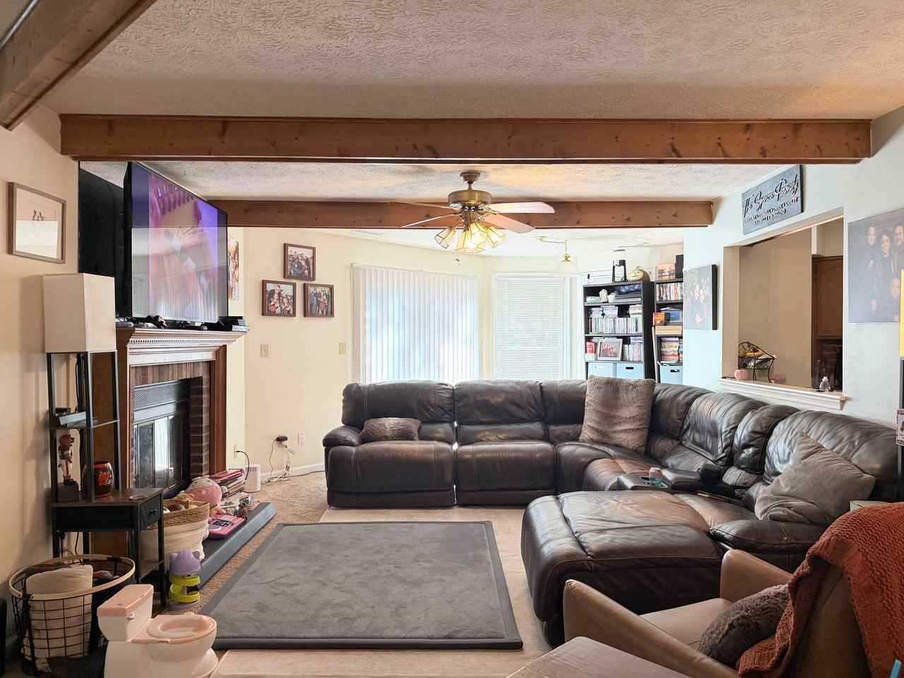 202 Sheffield Ln - Photo 3 of 12